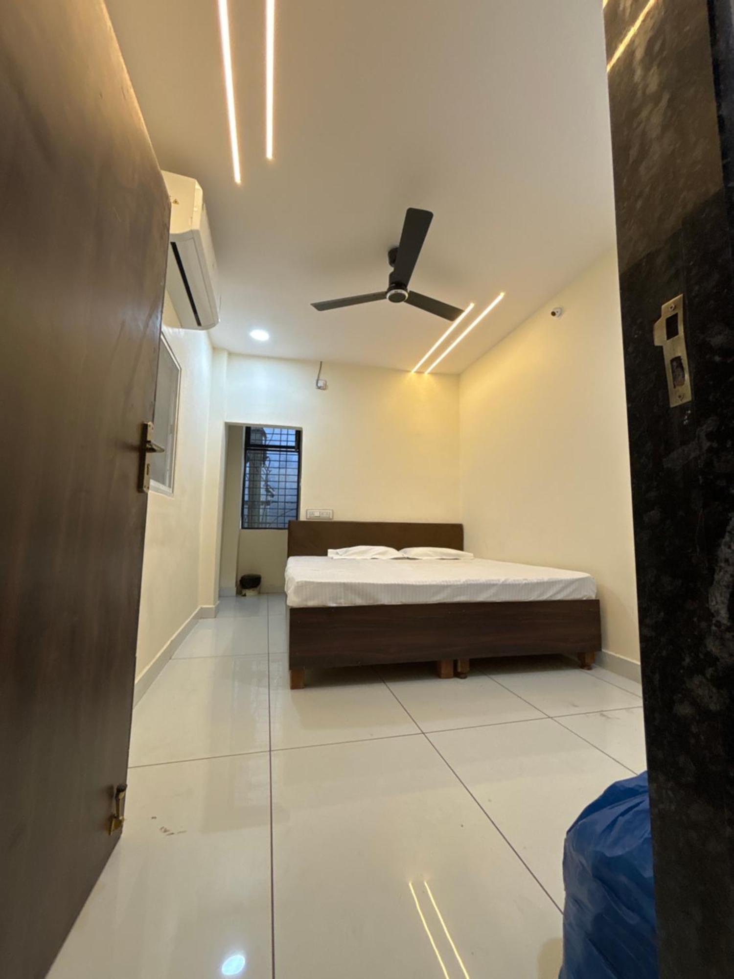 Hotel Shreenidhi Comfort Stay Ujjain Exterior foto