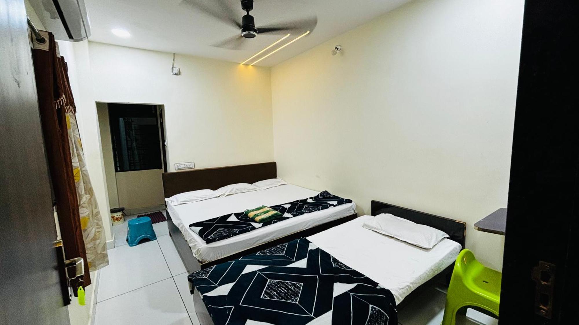 Hotel Shreenidhi Comfort Stay Ujjain Exterior foto